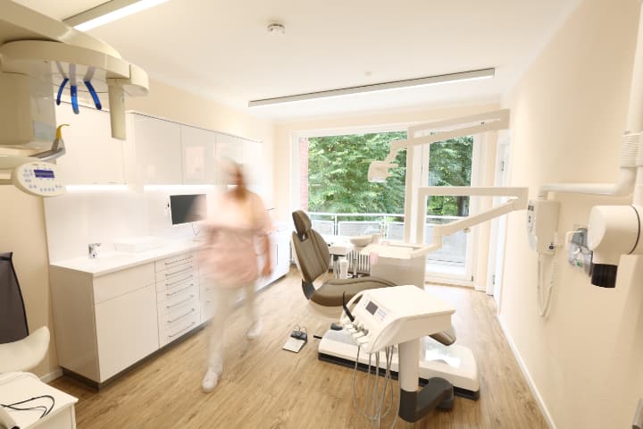 Parodontitis Behandlung in der Zahnarztpraxis Dr. Asseln am Tibarg in Hamburg Niendorf